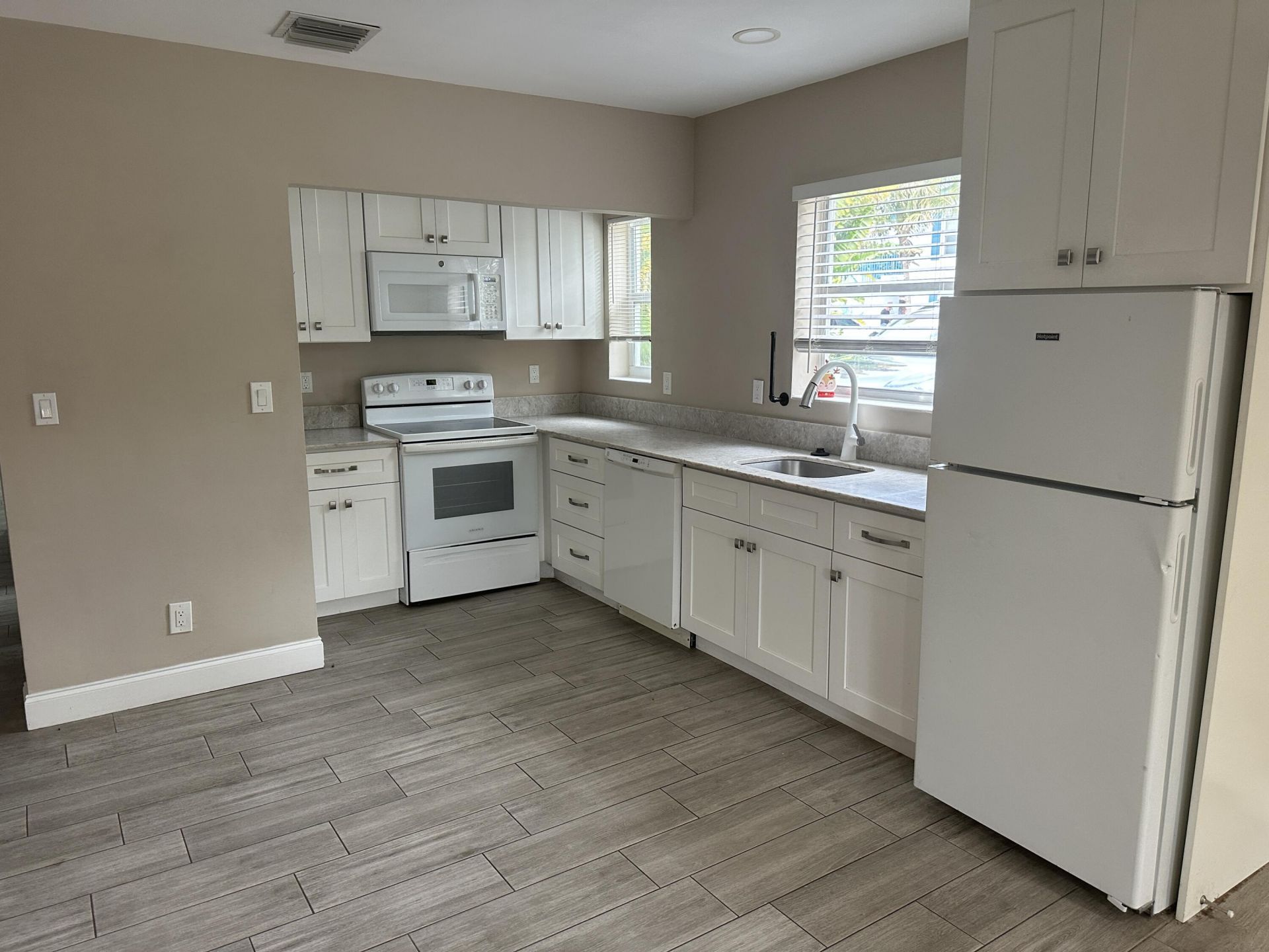 2400 Park Avenue, Unit 1, Singer Island, FL 33404 Photo