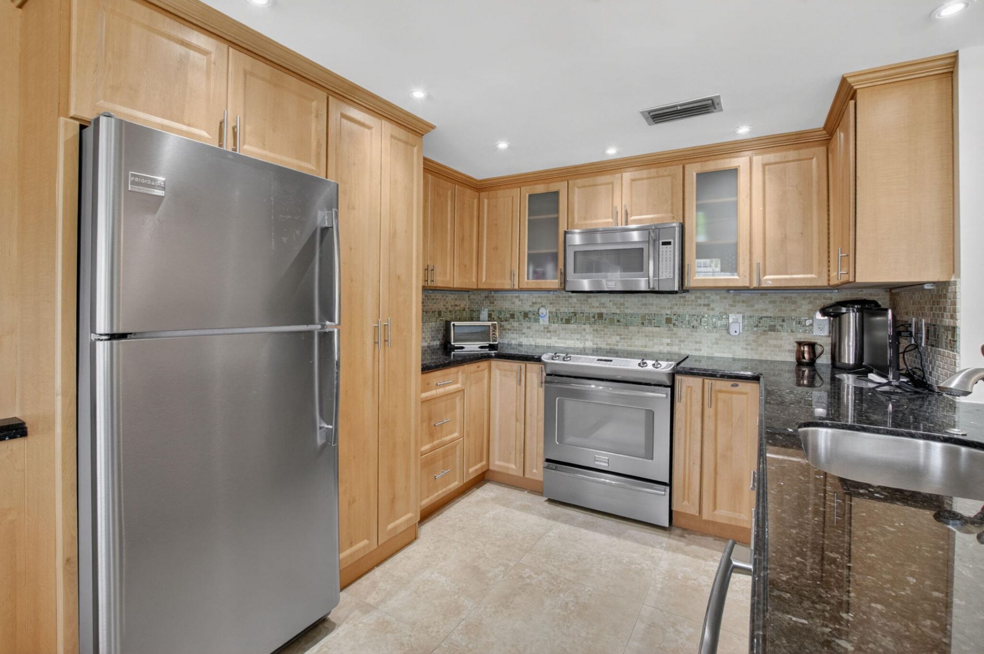 1027 Yarmouth Drive, Unit B, Boca Raton, FL 33434 Photo