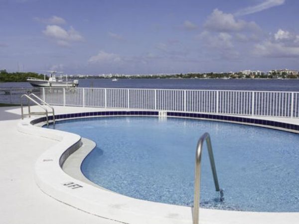 301 Croton Avenue, Unit 405, Lantana, FL 33462