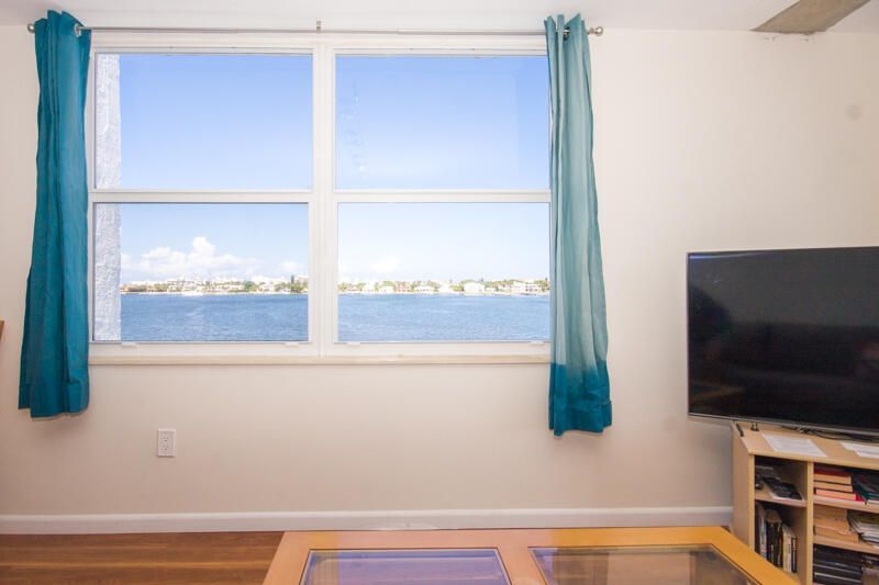 301 Croton Avenue, Unit 405, Lantana, FL 33462 Photo