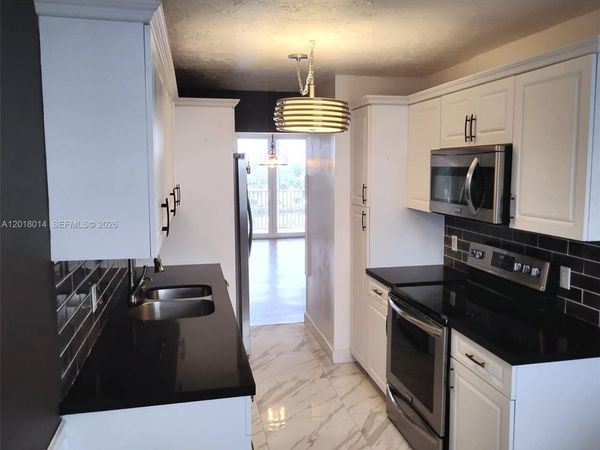 250 Jacaranda Dr , Unit 608, Plantation, FL 33324