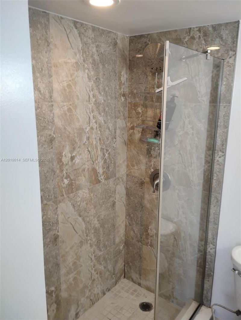 250 Jacaranda Dr , Unit 608, Plantation, FL 33324 Photo