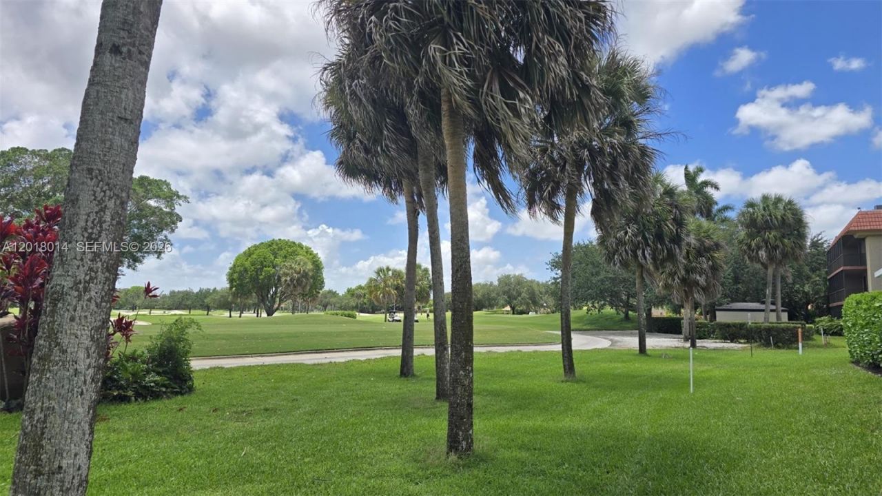 250 Jacaranda Dr, Unit 608, Plantation, FL 33324 Photo
