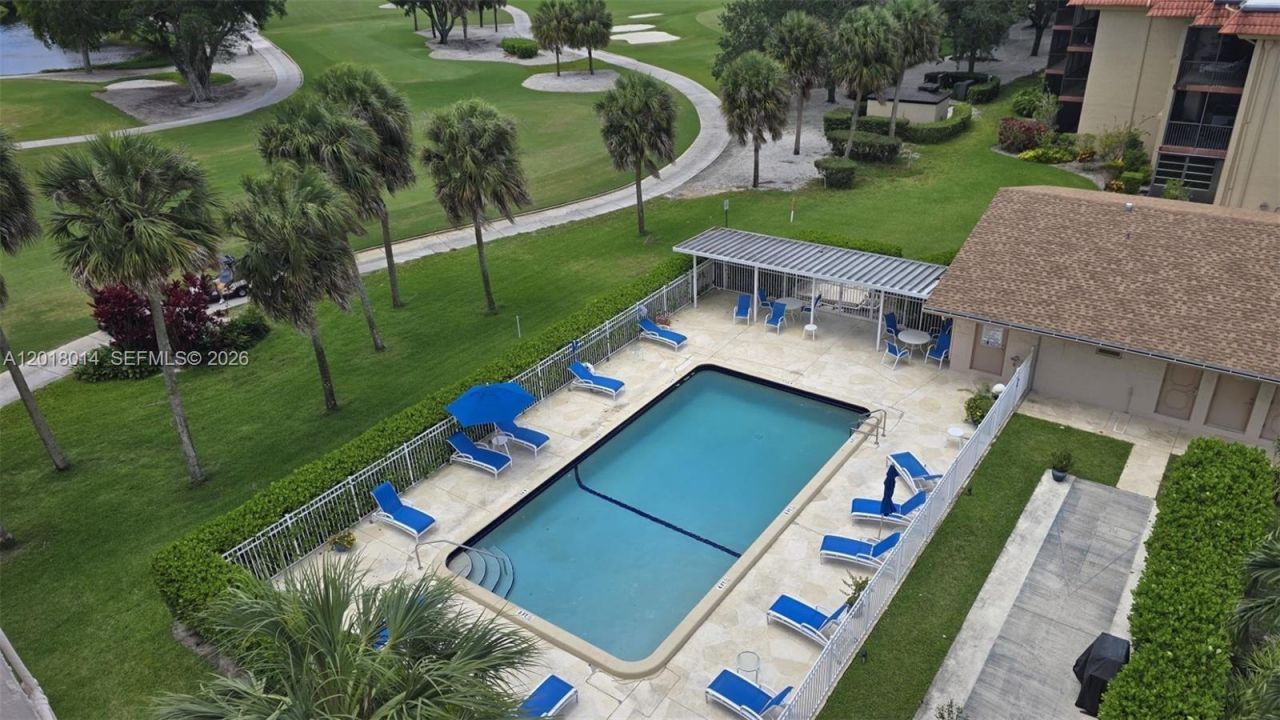 250 Jacaranda Dr, Unit 608, Plantation, FL 33324 Photo