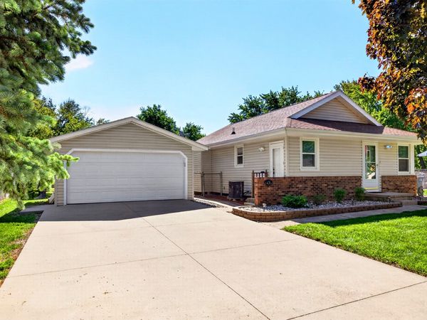 605 Lincoln Street , Polk City, IA 50226