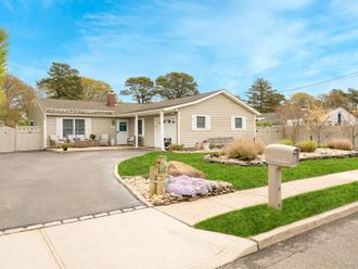 21 Eisenhower Road Centereach, NY 11720