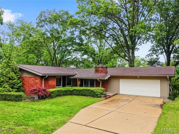 12532 Fee Fee Road, St Louis, MO 63146