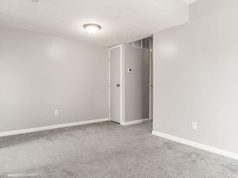 2455 Natchez Drive , Unit D, Columbus, OH 43209 Photo 11