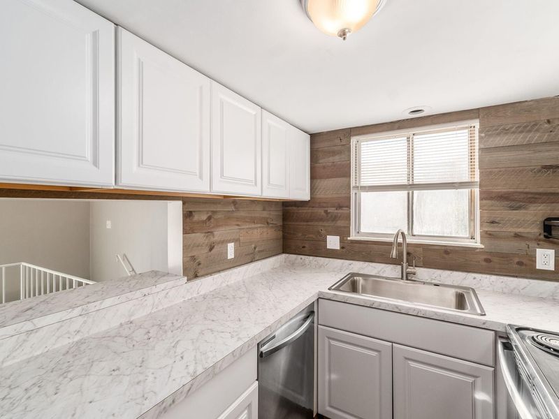 2455 Natchez Drive , Unit D, Columbus, OH 43209 Photo 17