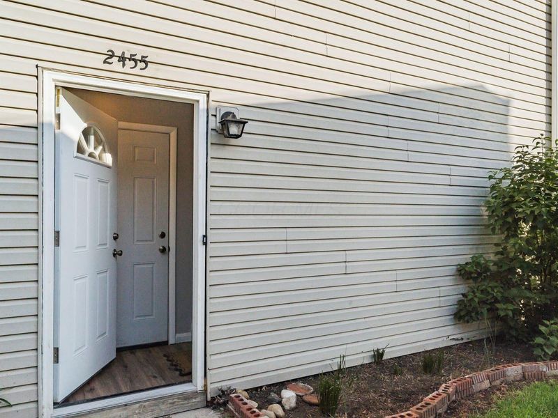 2455 Natchez Drive , Unit D, Columbus, OH 43209 Photo 5