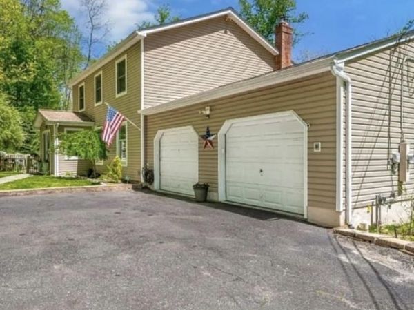 13 Celia Ave, Hopatcong, NJ 07874