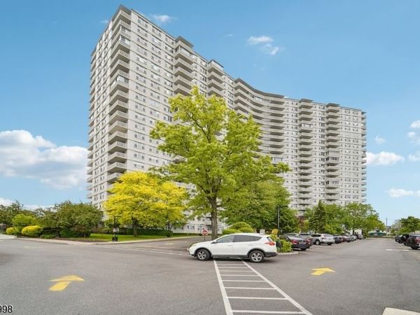 2000 Linwood Ave, Fort Lee, NJ 07024