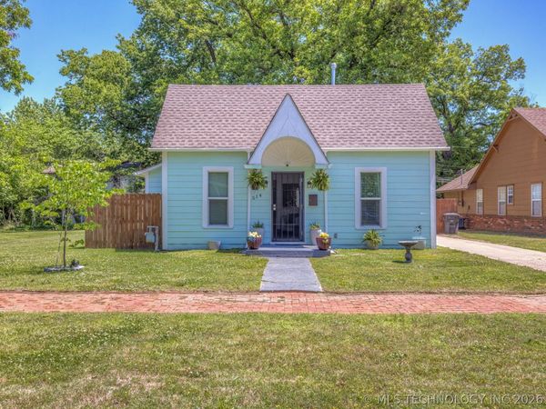 514 S Seneca Avenue , Bartlesville, OK 74003