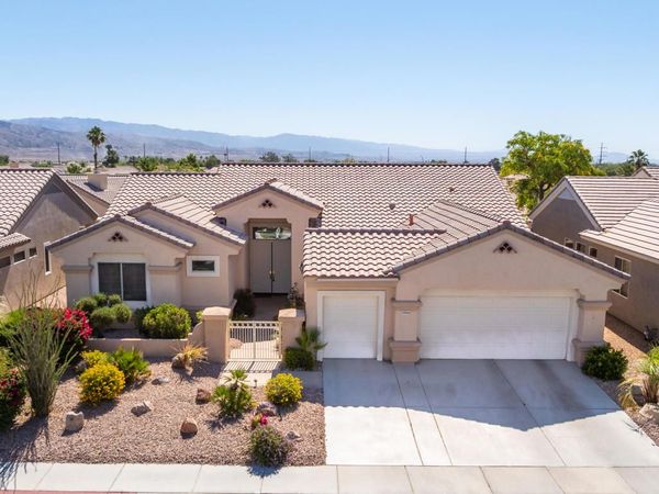 37616 Pineknoll Avenue, Palm Desert, CA 92211