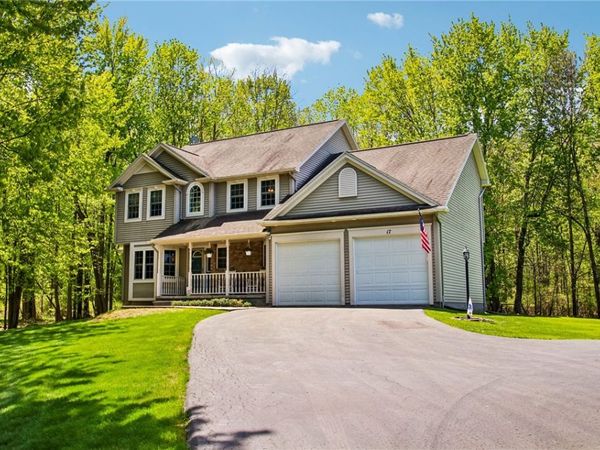 17 Shady Oaks Trail , Spencerport, NY 14559