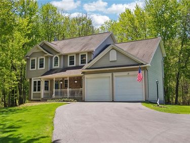 17 Shady Oaks Trail, Spencerport, NY 14559