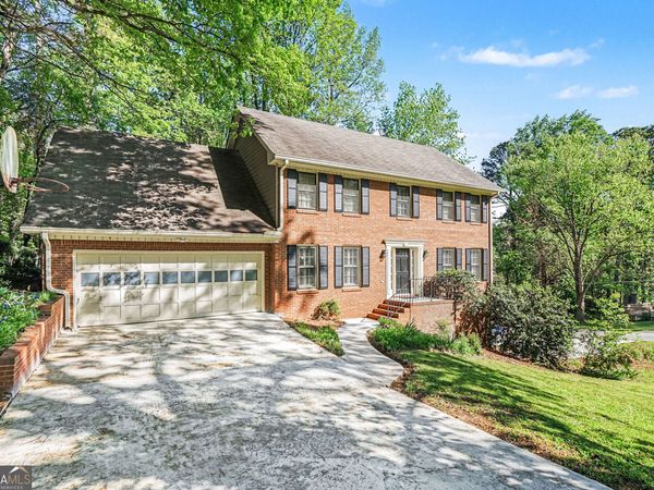 1527 Ridgewood Drive, Lilburn, GA 30047