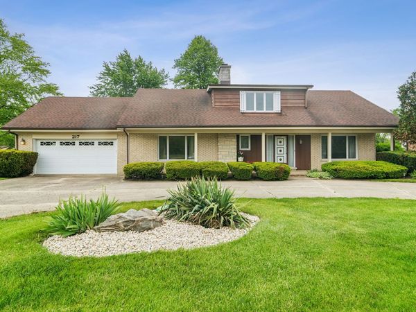 217 S Arlington Heights Road , Elk Grove Village, IL 60007