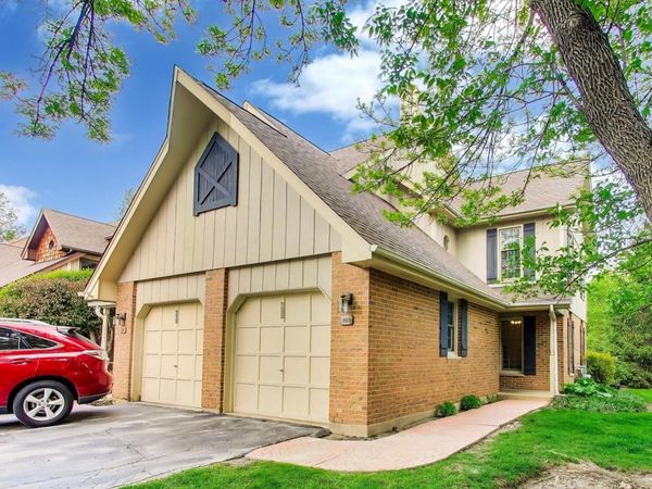 601 Country Lane , Des Plaines, IL 60016