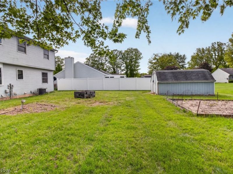 438 Hampton Drive, Elyria, OH 44035 Photo 10