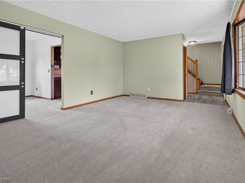 438 Hampton Drive, Elyria, OH 44035 Photo 13