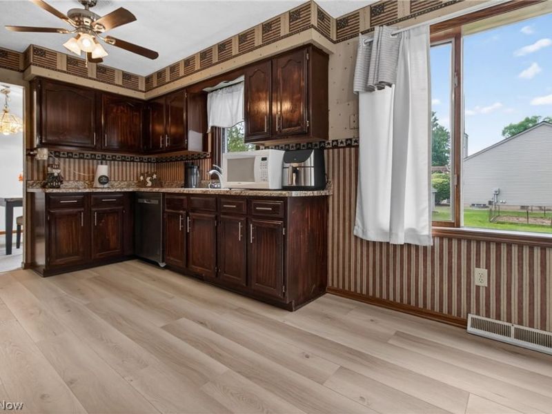438 Hampton Drive , Elyria, OH 44035 Photo 17