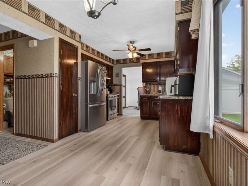 438 Hampton Drive , Elyria, OH 44035 Photo 18
