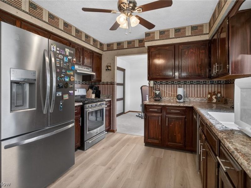 438 Hampton Drive, Elyria, OH 44035 Photo 19