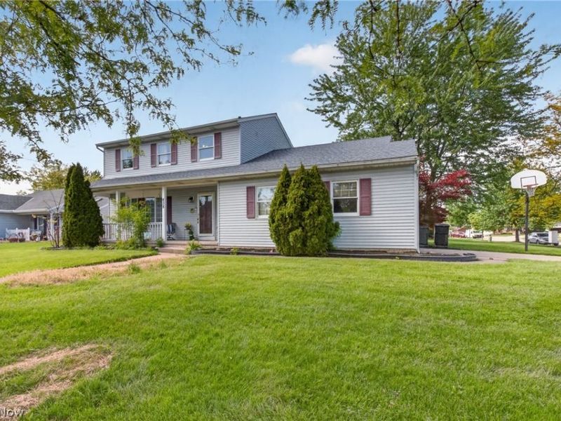 438 Hampton Drive , Elyria, OH 44035 Photo 2