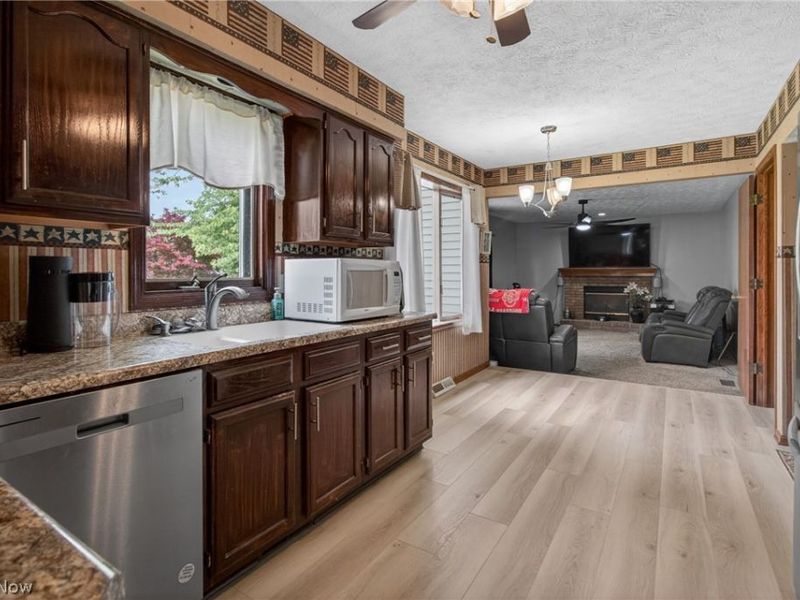 438 Hampton Drive, Elyria, OH 44035 Photo 21