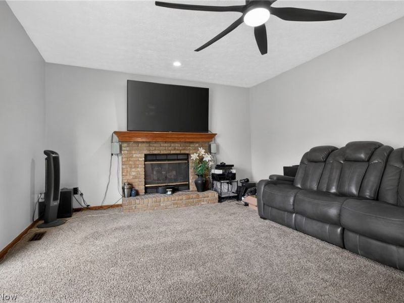 438 Hampton Drive , Elyria, OH 44035 Photo 26