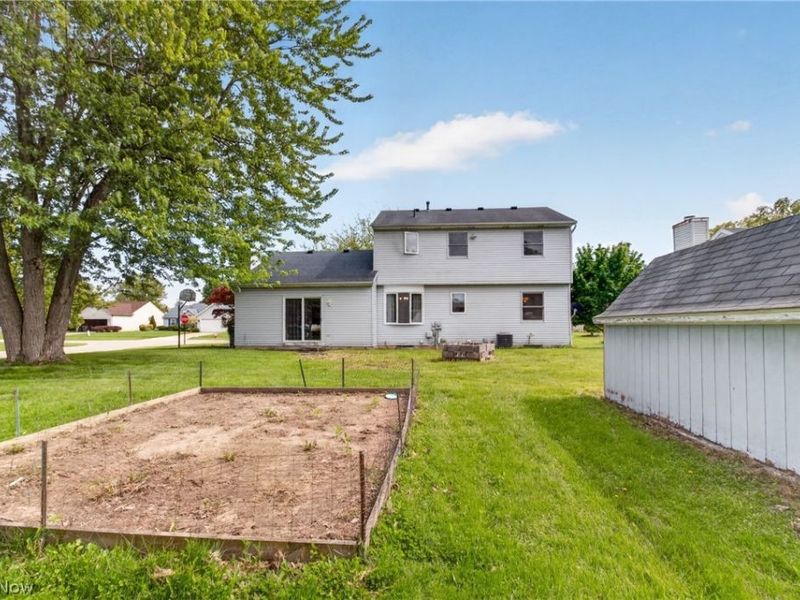 438 Hampton Drive, Elyria, OH 44035 Photo 5