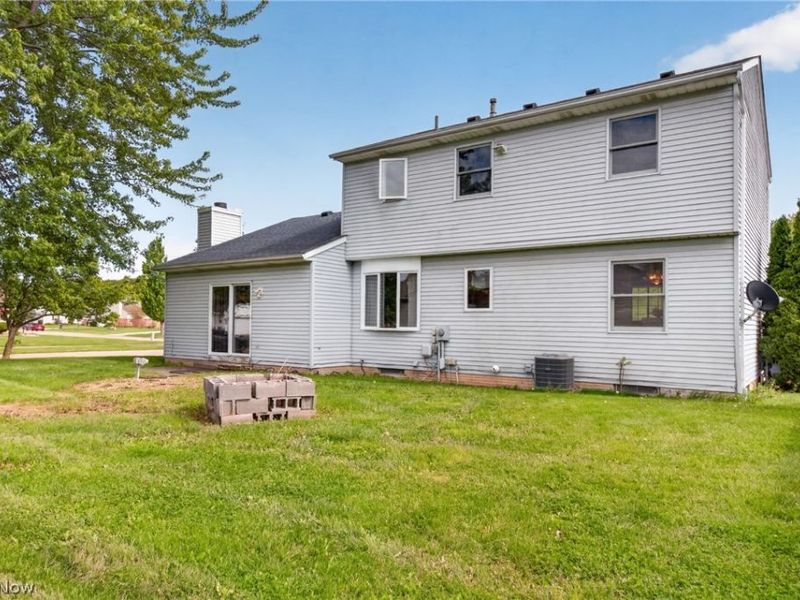 438 Hampton Drive , Elyria, OH 44035 Photo 8