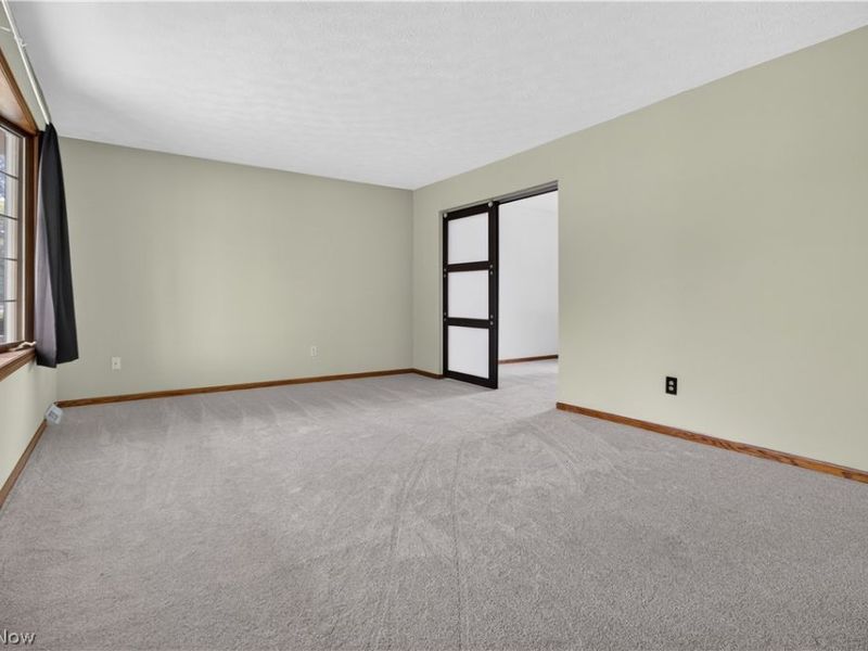 438 Hampton Drive, Elyria, OH 44035 Photo 9