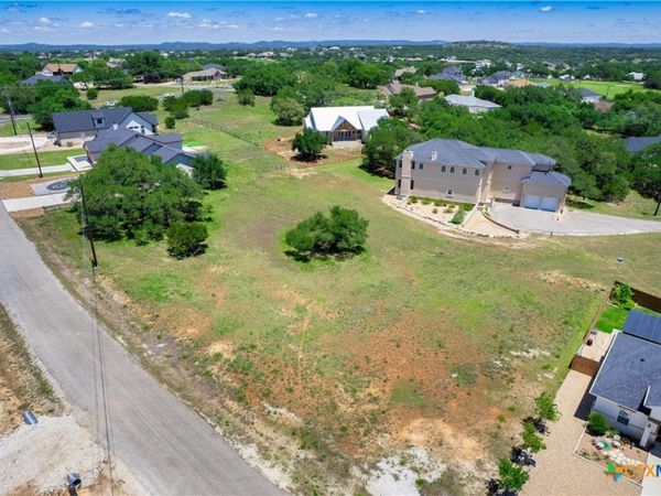 113 Peter Kleid Loop , Blanco, TX 78606
