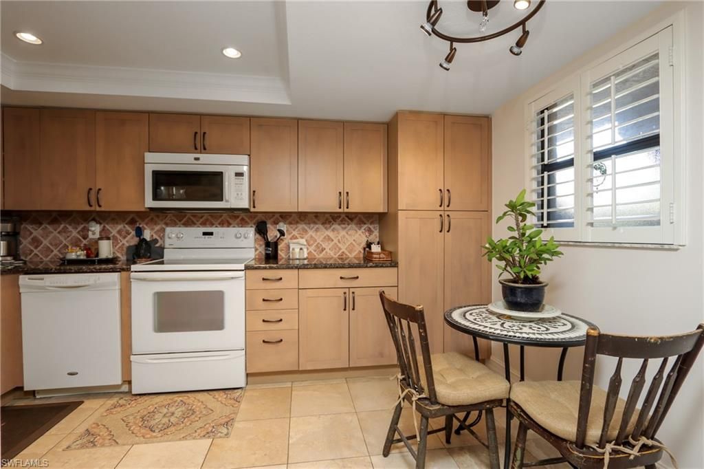505 Lake Louise Cir, Unit 101, Naples, FL 34110 Photo