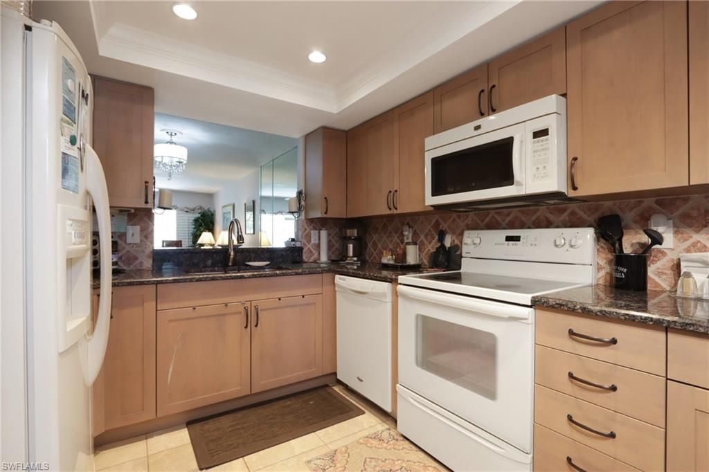 505 Lake Louise Cir, Unit 101, Naples, FL 34110 Photo