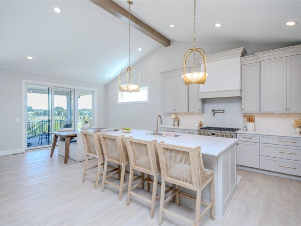 15801 Hickory Drive, Urbandale, IA 50323