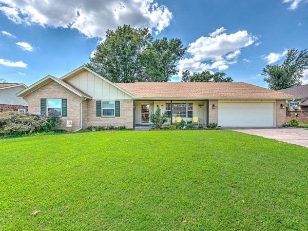1402 S Countrywood Place, Rogers, AR 72758