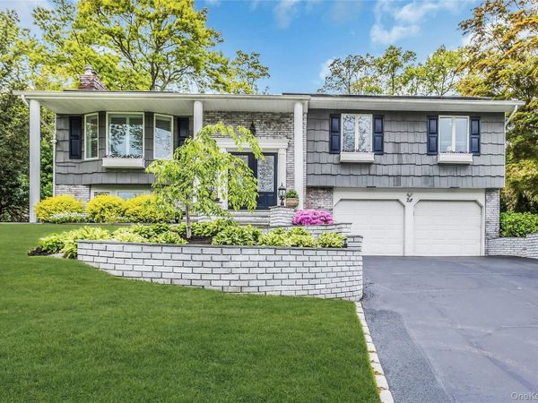 28 Penguin Lane , Commack, NY 11725