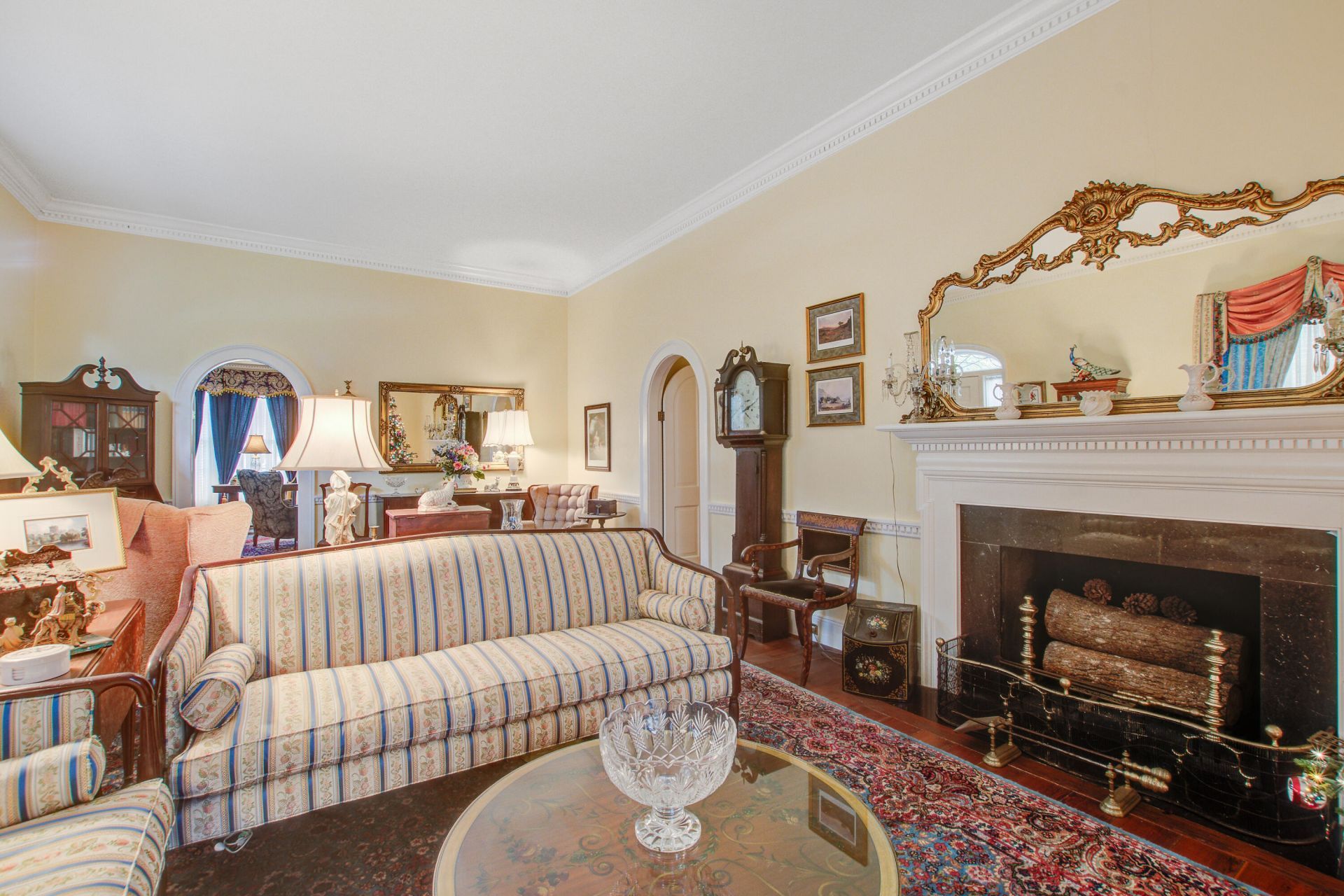 219 Rigby Street Photo 8