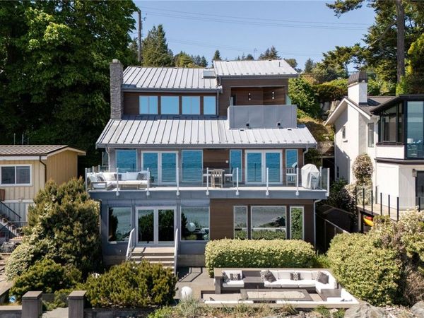 5039 Cordova Bay Rd , Saanich, BC V8Y 2K1