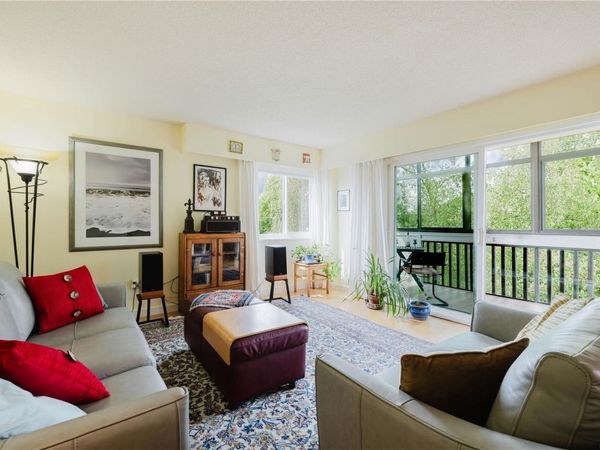 1012 Collinson St , Unit 403, Victoria, BC V8V 3C1