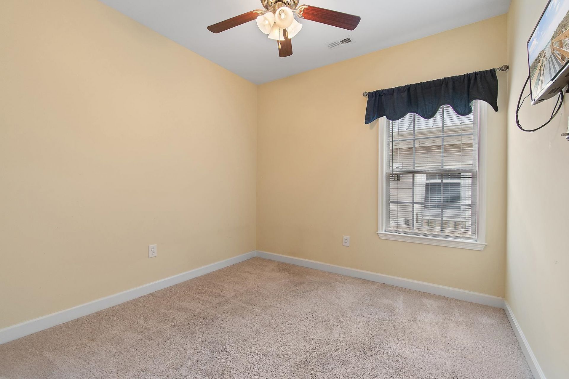 4335 Grande Harbour Blvd.  Photo 11