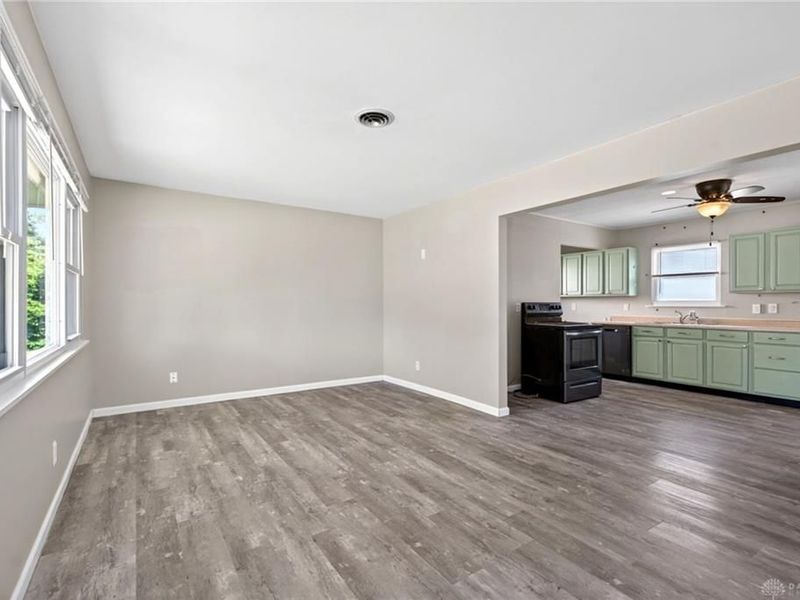 2437 N Aragon Avenue, Kettering, OH 45420 Photo 8