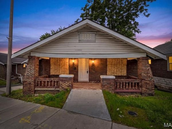 6842 Natural Bridge Road , Beverly Hills, MO 63121