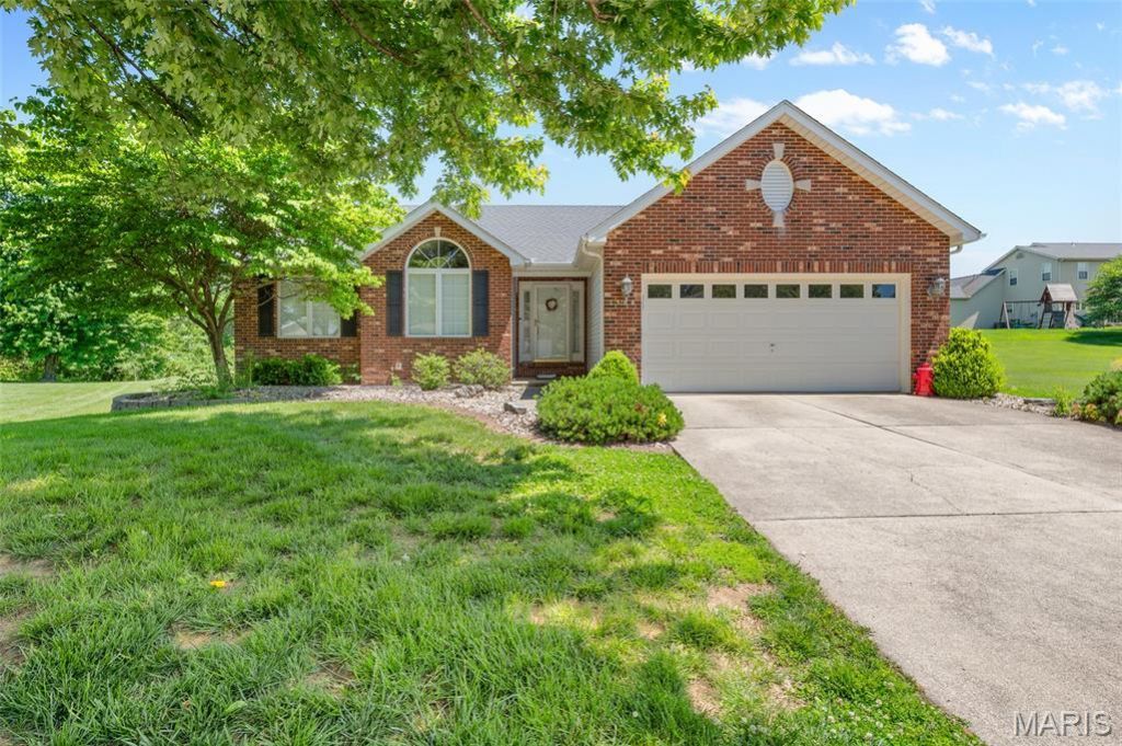 1566 Maplewood Court , Edwardsville, IL 62025 Main Photo
