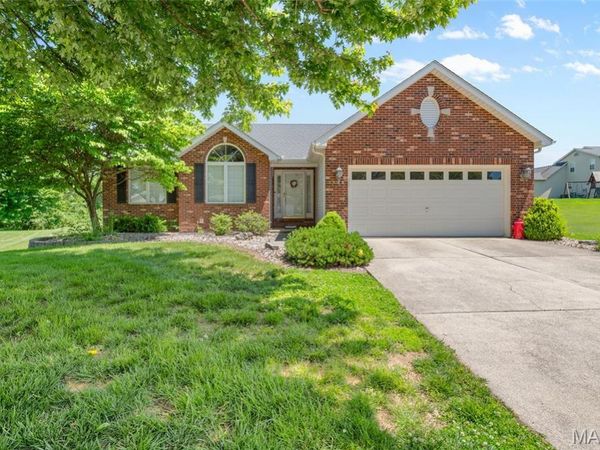 1566 Maplewood Court , Edwardsville, IL 62025