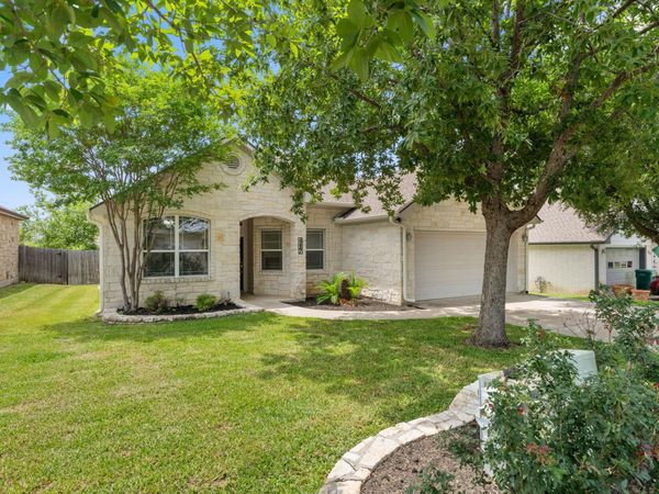 417 Spyglass ST , Meadowlakes, TX 78654