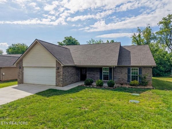 1517 Griffitts Mill Blvd, Maryville, TN 37803